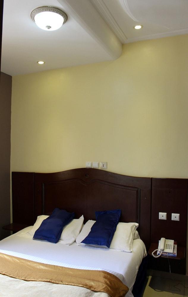 Prestige Hotel Yaoundé Exterior foto